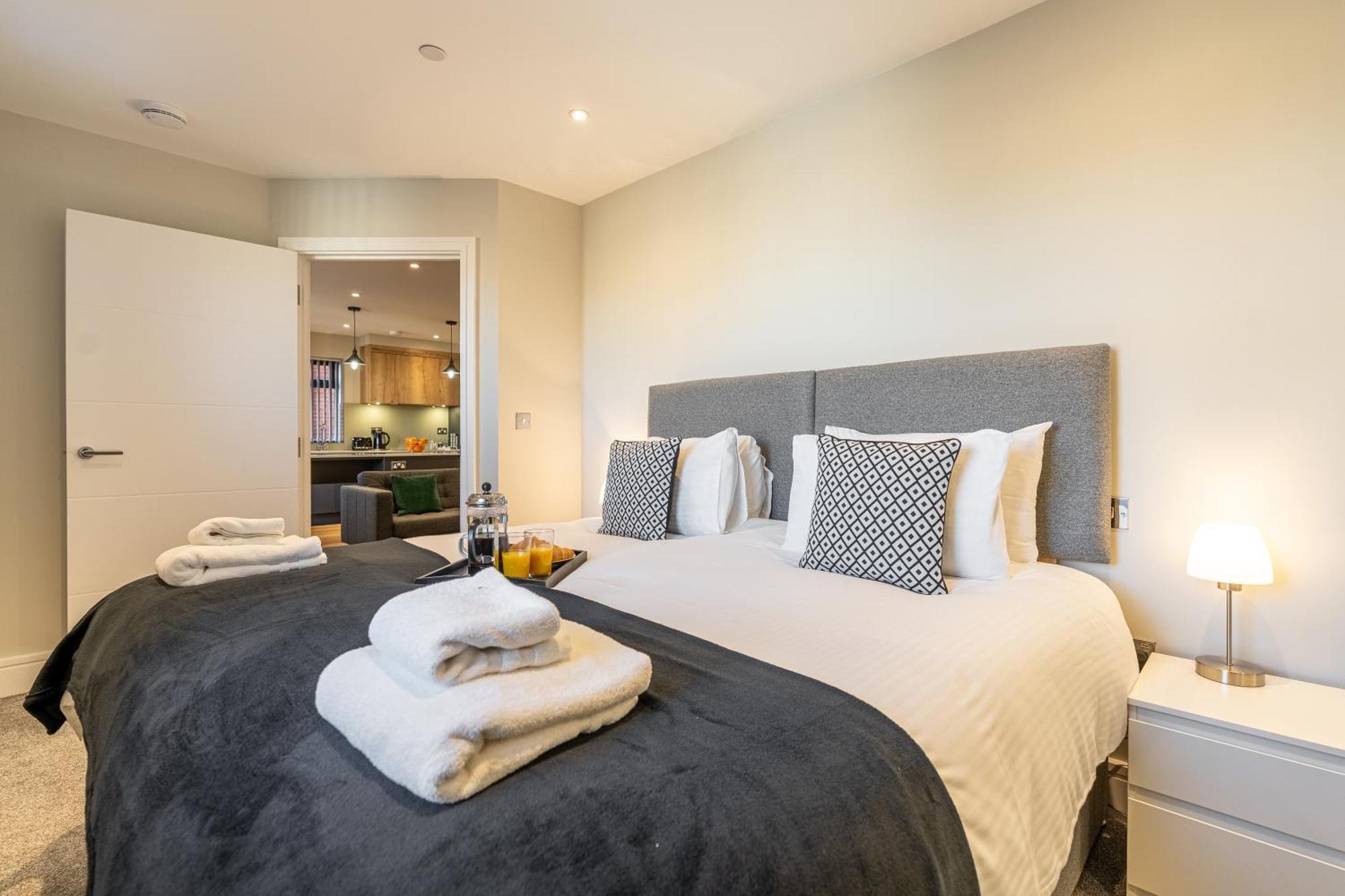 Bond House By Celador Apartments เรดดิ้ง ภายนอก รูปภาพ