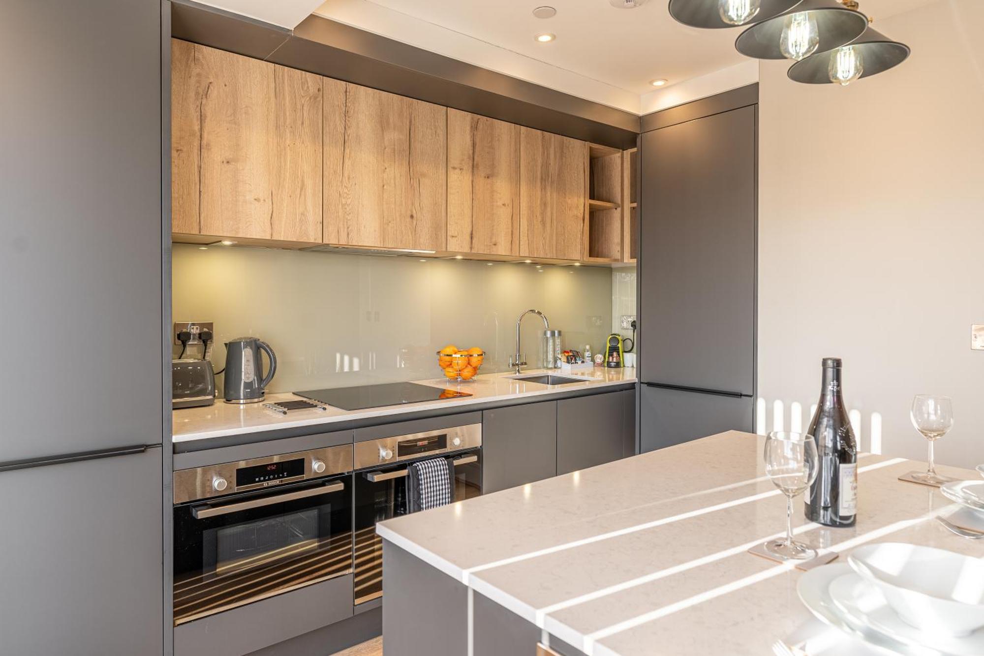 Bond House By Celador Apartments เรดดิ้ง ภายนอก รูปภาพ