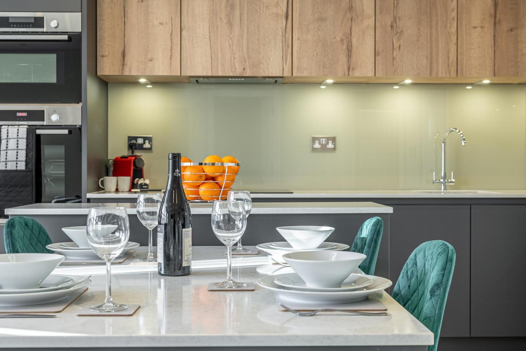 Bond House By Celador Apartments เรดดิ้ง ภายนอก รูปภาพ